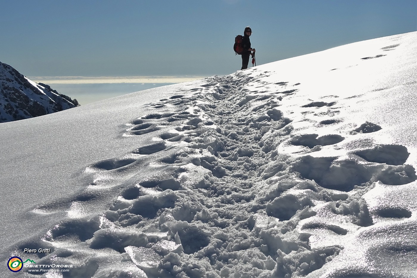 55 La neve splende al sole con  riverbero abbagliante!.JPG